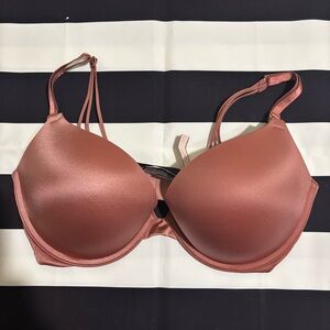 Victoria’s Secret Underwire Push-up Bra BNWT 34DD